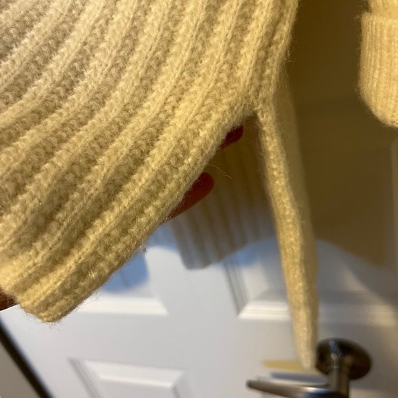 Gorgeous Ralph Lauren POLO cream sweater with cowl neck size Large - Picture 3 of 4